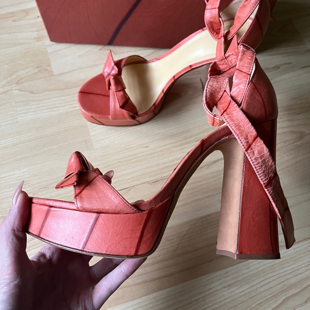 ALEXANDRE BIRMAN| CLARITA CURVE BELEAF 120 LEATHER PLATFORM SANDAL - Picture 3 of 10